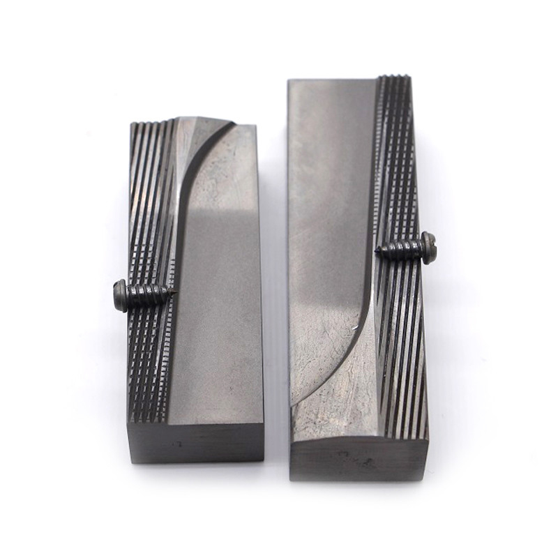 Le roulement plat de fil de DC53 Taptite meurt précision de 0.001mm pour la fabrication de vis de boulons