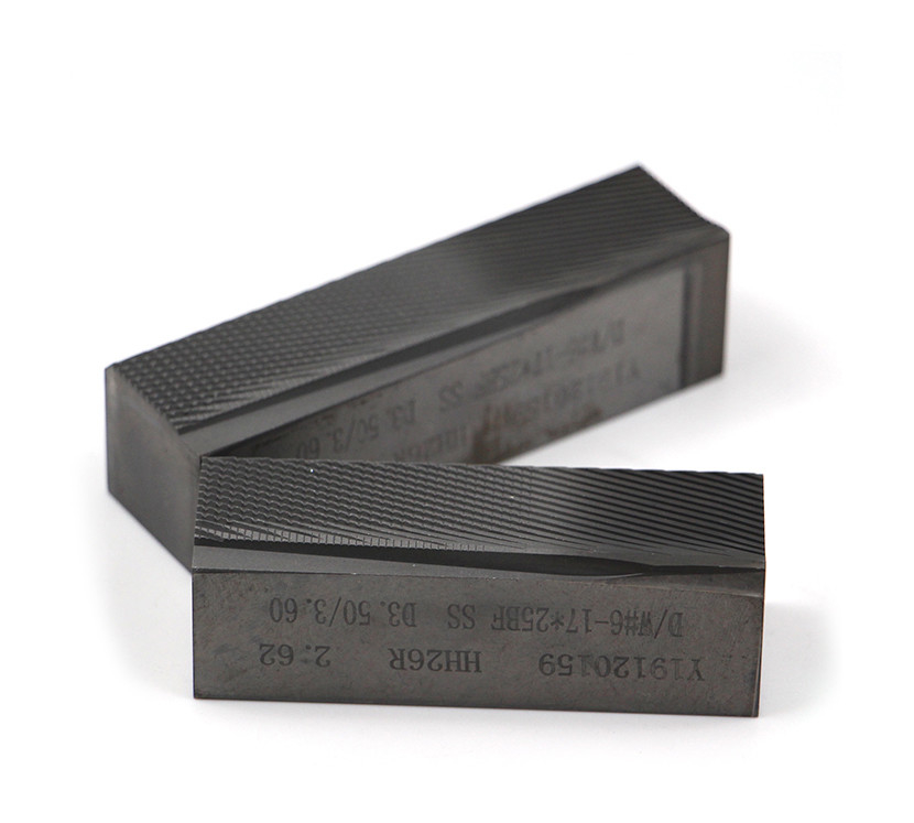 Le roulement plat de fil de DC53 Taptite meurt précision de 0.001mm pour la fabrication de vis de boulons