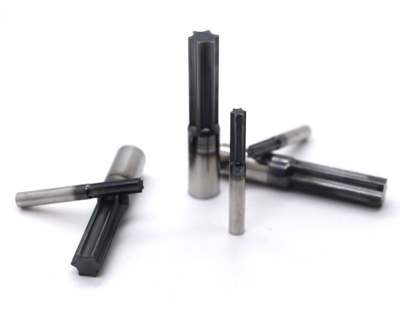 Punch de carbure de tungstène résistant à la corrosion à fort impact - Outil de précision pour le moulage du plastique métallique dans les fixations et les composants électroniques