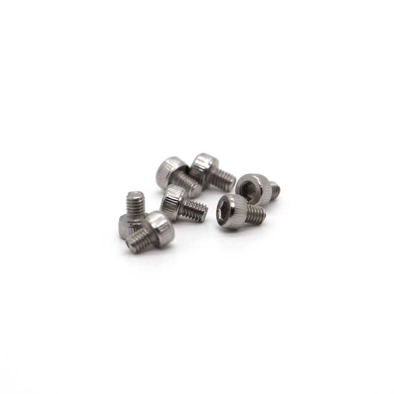 Écroues de machines à tête micro-cylindriques en acier d'aluminium Écroues de machines à tête micro-cylindriques en acier d'aluminium Écroues de machines à tête micro-cylindriques pour instruments de laboratoire