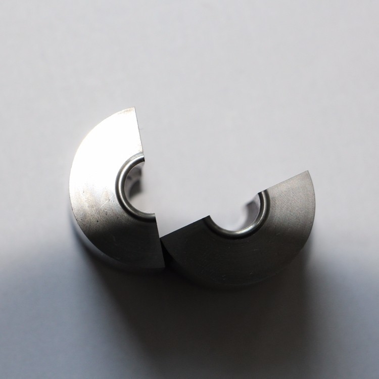 Le carbure de tungstène est coulé à froid Performance de haute précision pour la production de masse Demandes d'applications Fasteners roulements Composants automobiles Longue durée de vie