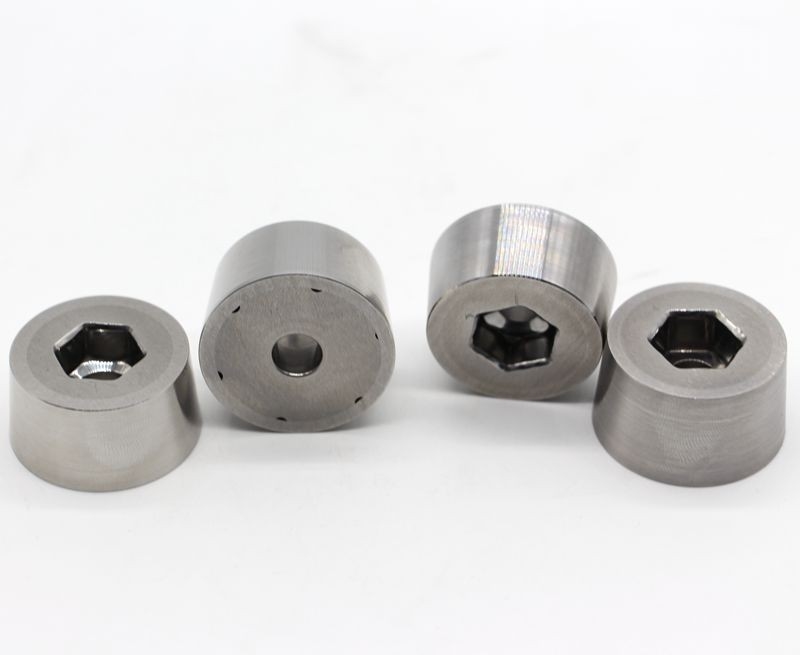 Des matrices de formage de noix personnalisables pour le dessin et l'extrusion à haute performance dans diverses industries