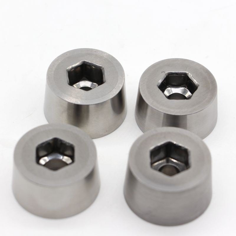 Des matrices de formage de noix personnalisables pour le dessin et l'extrusion à haute performance dans diverses industries